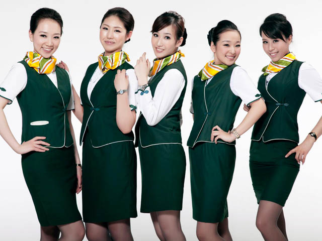 Le recrutement des « tantes de l’air » par Spring Airlines fait la polémique en Chine 7 Air Journal