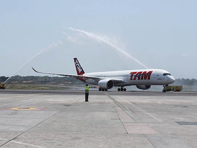 air-journal_TAM Brazilian A350-900 eau