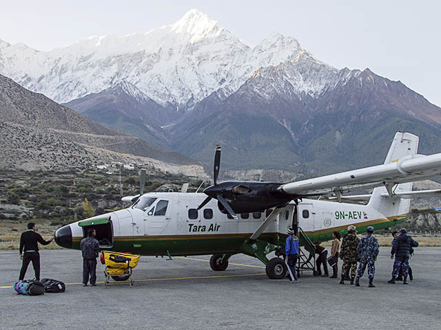 Tara Air : un Twin Otter avec 22 personnes porté disparu au Népal