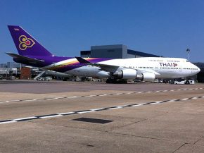 
La compagnie aérienne Thai Airways a mis en vente 34 avions dont tous ses Boeing 747 mais aucun Airbus A380, et en attendant de 