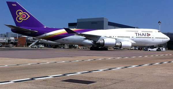 
La compagnie aérienne Thai Airways a mis en vente 34 avions dont tous ses Boeing 747 mais aucun Airbus A380, et en attendant de 