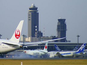 Dans sa lutte contre le développement de la pandémie de Covid-19, l’aéroport de Tokyo-Narita a transformé une salle de livra