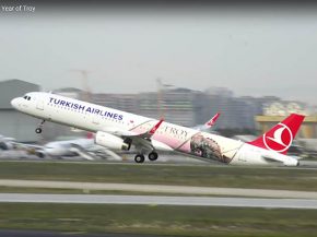 La compagnie aérienne Turkish Airlines a dévoilé un Airbus A321 décoré d’une livrée représentant le cheval de Troie, le m