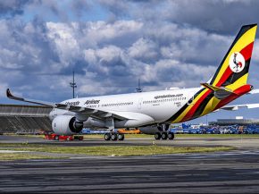 Le premier Airbus A330-800 de la compagnie aérienne Uganda Airlines est sorti des ateliers peintures, tandis que l’A330-200F de