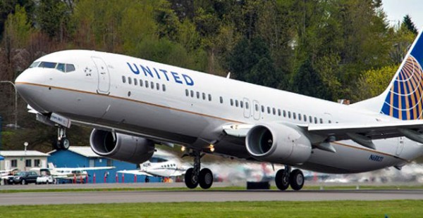 
Un passager de la compagnie aérienne United Airlines a été arrêté après avoir durant le roulage à Chicago ouvert une porte