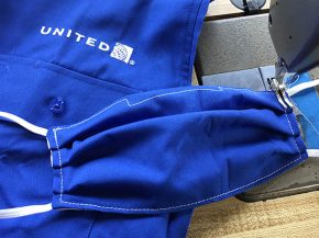 United Airlines recycle ses uniformes en masques 2 Air Journal