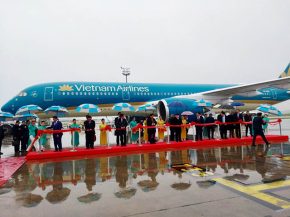 La compagnie aérienne Vietnam Airlines annule ses vols vers la France ainsi que vers la Malaisie, en raison des restrictions d’