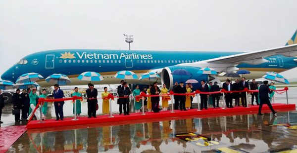 La compagnie aérienne Vietnam Airlines annule ses vols vers la France ainsi que vers la Malaisie, en raison des restrictions d’