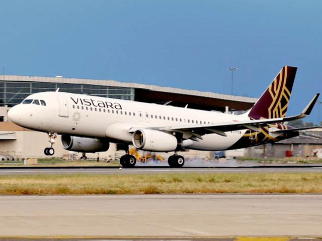 air-journal_Vistara A320 landing Delhi