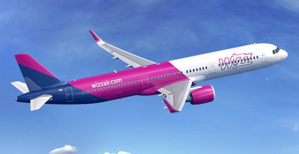 La compagnie aérienne low cost Wizz Air vient d’inaugurer sa nouvelle base à l’aéroport de Vienne, où un Airbus A320 lui p