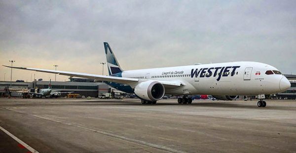 La compagnie aérienne WestJet a suspendu ses dessertes de quatre villes du Canada atlantique ainsi que la ligne entre Québec et 