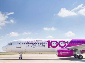 La compagnie aérienne low cost Wizz Air a pris possession de son centième monocouloir Airbus, un A321. Elle en attend encore 268