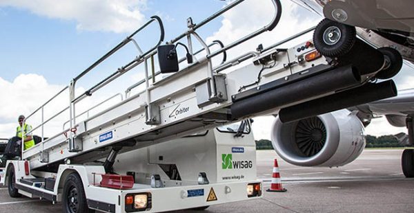 La compagnie aérienne Air France remplace les moteurs thermiques des engins de piste par des moteurs électriques issus du recycl