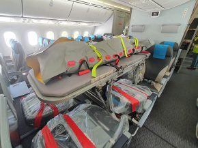 
Un Boeing 787-8 Dreamliner de la compagnie aérienne Air Austral s’est posé ce vendredi matin à Paris, après avoir évacué 