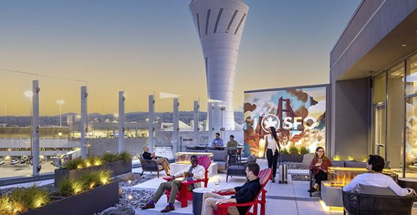 
La compagnie aérienne Air Canada a inauguré son tout nouveau salon Feuille d érable à l aéroport international de San Franci