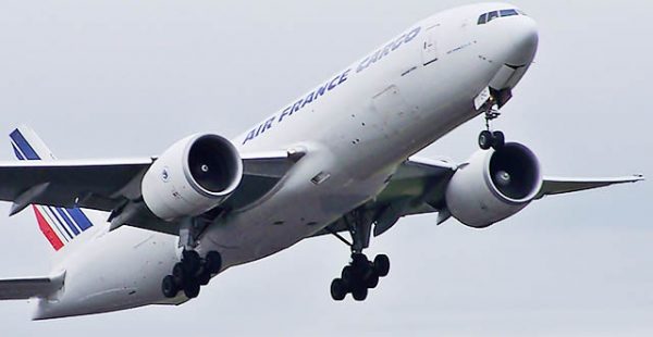 
La compagnie aérienne Air France a présenté son premier Boeing 777F revêtu de la nouvelle livrée, le deuxième devant recevo