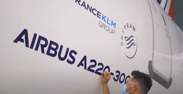 
Air France a réceptionné aujourd hui son premier Airbus A220-300 (anciennement Bombardier CSeries 300), un monocouloir destiné