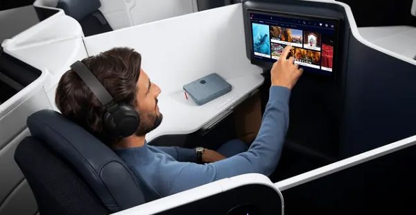 
La compagnie aérienne Air France a renouvelé son offre de divertissement en vol, avec 1500 heures de divertissement disponibles