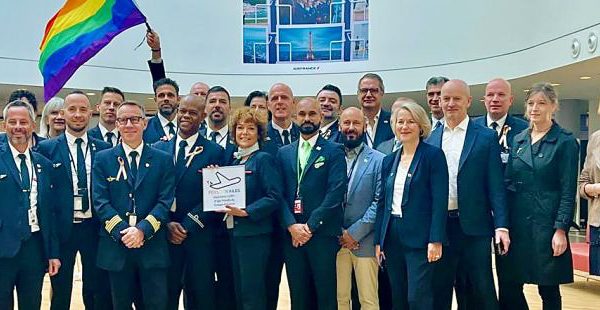 
Le groupe Air France a célébré hier avec l’association Personn’ailes la journée internationale de lutte contre l’homoph