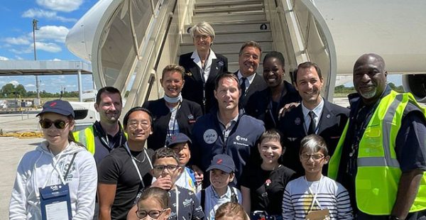 
Pour son 30eme anniversaire, la Fondation Air France a organisé sur le tarmac de Roissy une rencontre entre l’astronaute Thoma