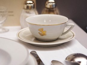 
L’exposition   À Table ! Le repas, tout un art », à découvrir au musée de Sèvres jusqu’à la fin du mois prochain, inc