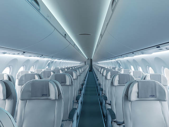air-journal_airbaltic-cs300-cabine