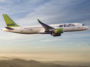 
La compagnie aérienne airBaltic lancera début novembre une nouvelle liaison entre Vilnius et Dubaï, sa deuxième après celle 