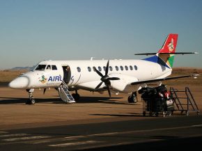 
Un avion turbopropulsé a percuté un oiseau peu avant son atterrissage en Afrique du Sud, la force de l’impact brisant une pal