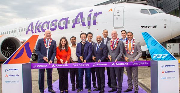 
Boeing a livré son premier 737 MAX 8 à la future compagnie aérienne low cost Akasa Air en Inde, va rencontrer les régulateurs