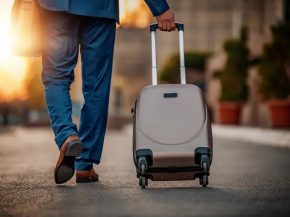
La compagnie aérienne Air France signe un partenariat avec Alltheway pour proposer un service de dépose bagages à Paris et en 