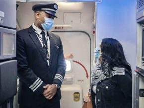 
La compagnie aérienne American Airlines compte avoir remis au travail tous ses pilotes d’ici la fin de l’été, et relancera