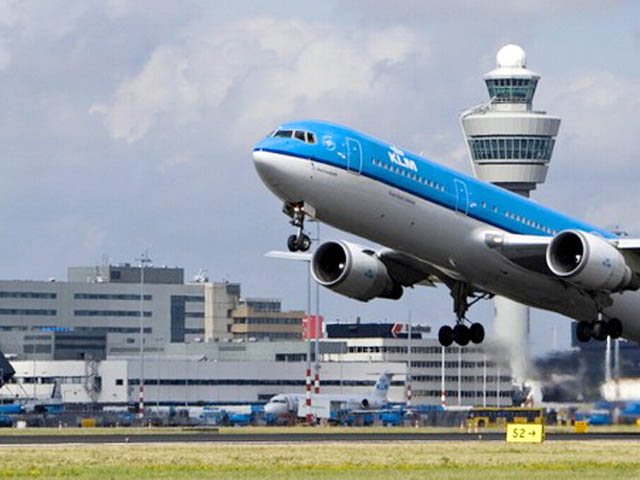 Schiphol-Amsterdam favorable à un plafonnement de 460 000 vols pour 2024 1 Air Journal