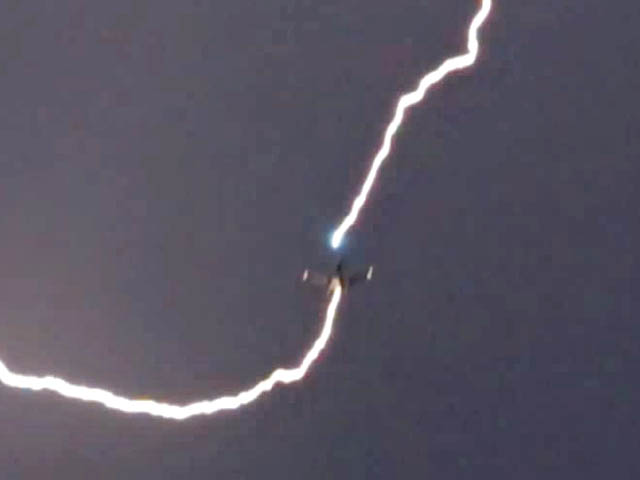 Info pratique : comment un avion de ligne résiste à la foudre