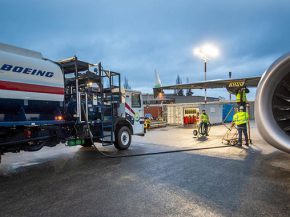 
L’invasion de l’Ukraine par la Russie continue d’avoir des répercussions sur le transport aérien commercial : la hausse 