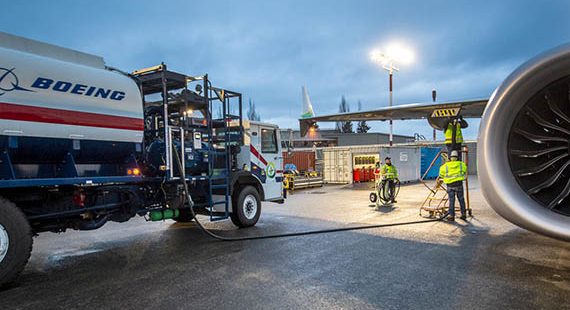 
L’invasion de l’Ukraine par la Russie continue d’avoir des répercussions sur le transport aérien commercial : la hausse 