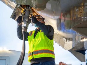 
Boeing et les États-Unis lancent une initiative visant à catalyser le développement et l utilisation de carburant d aviation d