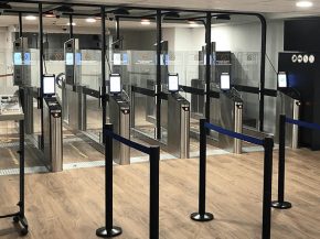 
L’aéroport de Bordeaux-Mérignac a décidé d’investir dans une technologie au service de ses usagers : des sas biométrique