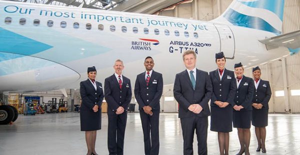 
La compagnie aérienne British Airways permet désormais à son personnel navigant masculin de porter maquillage et autres pierci