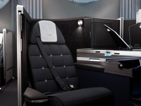 
La compagnie aérienne British Airways poursuit le déploiement de son nouveau siège en classe Affaires, Club Suite, cette fois 