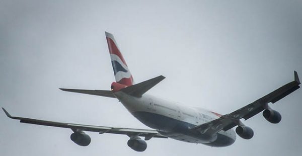 La compagnie aérienne British Airways a fait ses adieux à ses deux derniers Boeing 747-400, le mauvais temps ruinant quelque peu