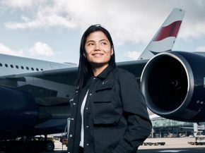 
La compagnie aérienne British Airways a nommé la superstar du tennis, Emma Raducanu, comme nouvelle ambassadrice mondiale de sa
