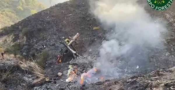 
Un Canadair des pompiers italiens s’est écrasé lors d’une opération anti-incendie en Sicile, tuant les deux pilotes à bor