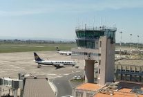 
Toutes les opérations ont été interrompues à l’aéroport de Catane-Fontanarossa, le plus important de Sicile, jusqu’à de