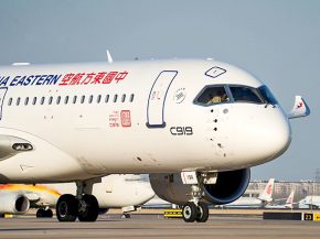 
L avionneur Commercial Aircraft Corporation of China (COMAC) a livré le cinquième avion de ligne à fuselage étroit C919 à Ch