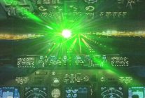 
La Federal Aviation Administration (FAA) a reçu 13 304 rapports de pilotes relatant des rayons laser frappant leur cockpit l’a