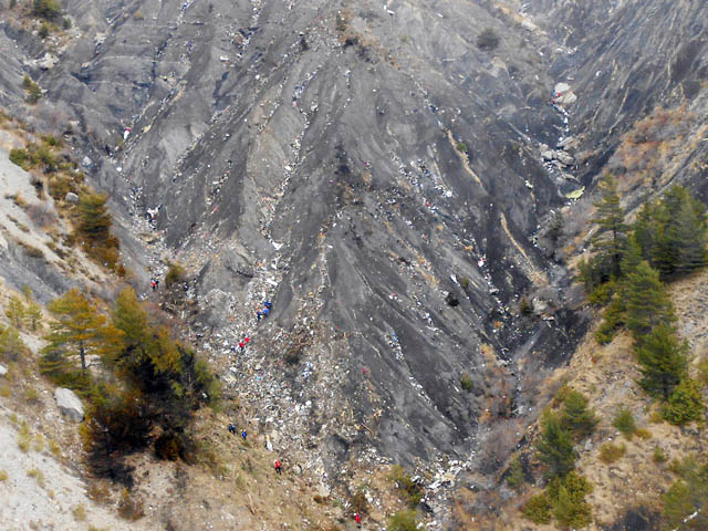 air-journal_crash Germanwings 4U9525 debris site