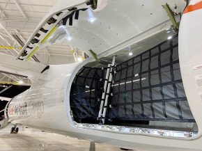 
La compagnie aérienne Air Inuit a ajouté à sa flotte le premier De Havilland Dash 8-300 à porte cargo surdimensionnée au mon