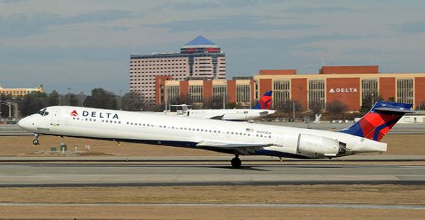 
Deux avions Boeing, l’un d’All Nippon Airways et l’autre de Delta Air Lines, sont entrés en collision dimanche soir dans u