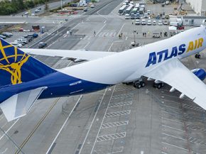 
Boeing a livré hier son dernier 747, un 747-8F remis à la compagnie cargo Atlas Air, mettant fin à 52 ans de carrière du Supe