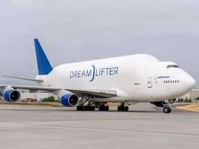 
... il ne se passe rien : un Boeing 747 Dreamlifter opéré par Atlas Air a perdu une roue lors de son décollage d’Italie, mai
